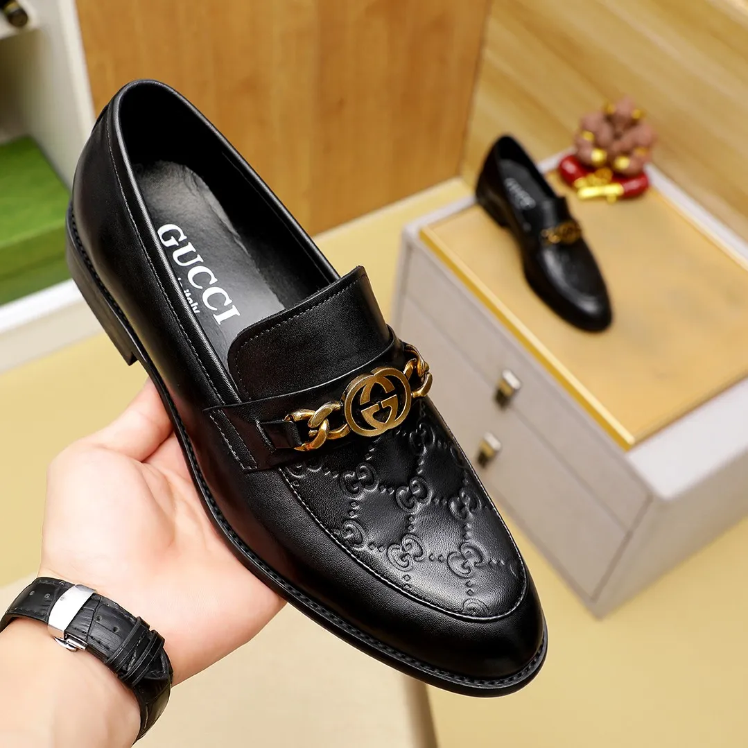 Men's men's shoes 💰400 🆘【GUCCI】Gucci ·🐑里· Hot-selling beanie shoes, top brand luxury, top quality, latest fashion beanie shoes.. The upper is made of original first-layer cowhide. (🐑leather·inner). The original stylish and stylish soft rubber wear-resistant and non-slip outsole is light and comfortable on the foot, available in 2 colors! Matching code: 39/45 (38.46. Can be customized)